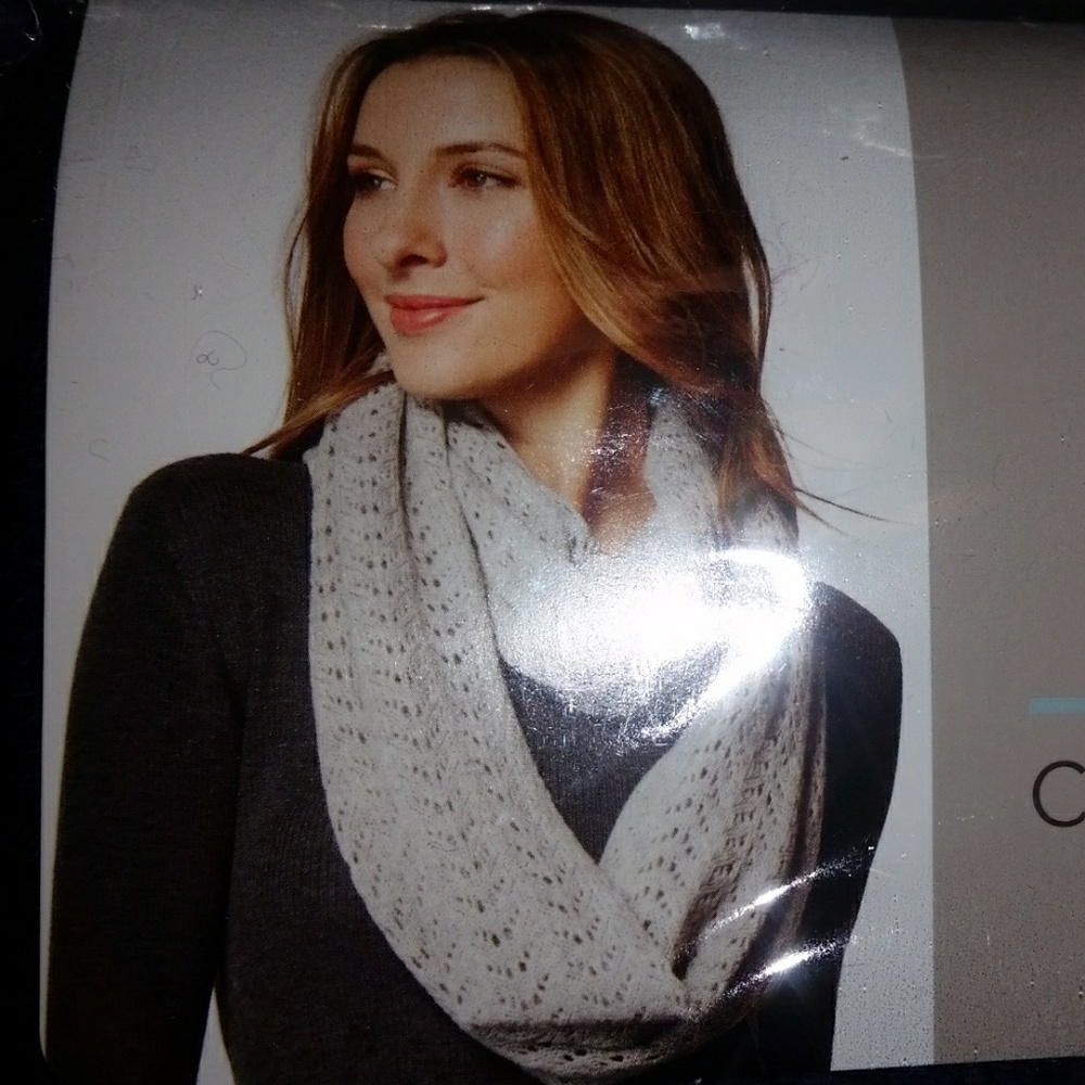 NWT Cashmere wool dark purple infinity scarf